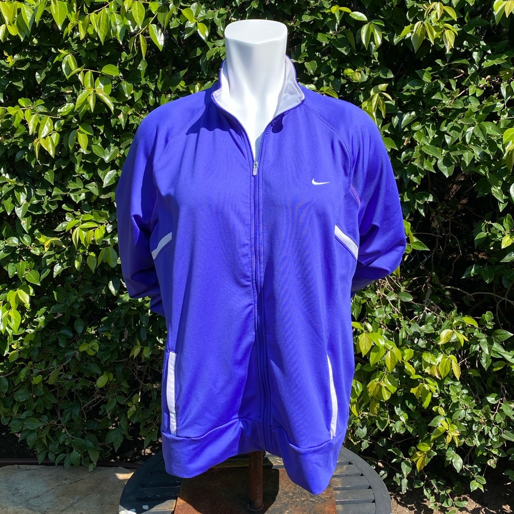 Women’s Nike Fit Dry zip up jacket